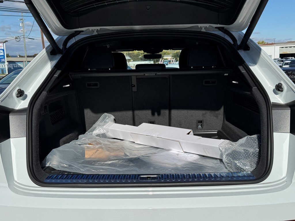 New 2026 Audi Q8 Premium Plus image 16