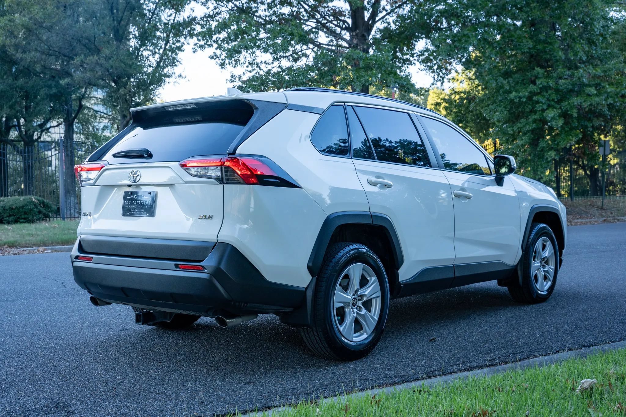 Used 2020 Toyota RAV4 XLE FWD image 5