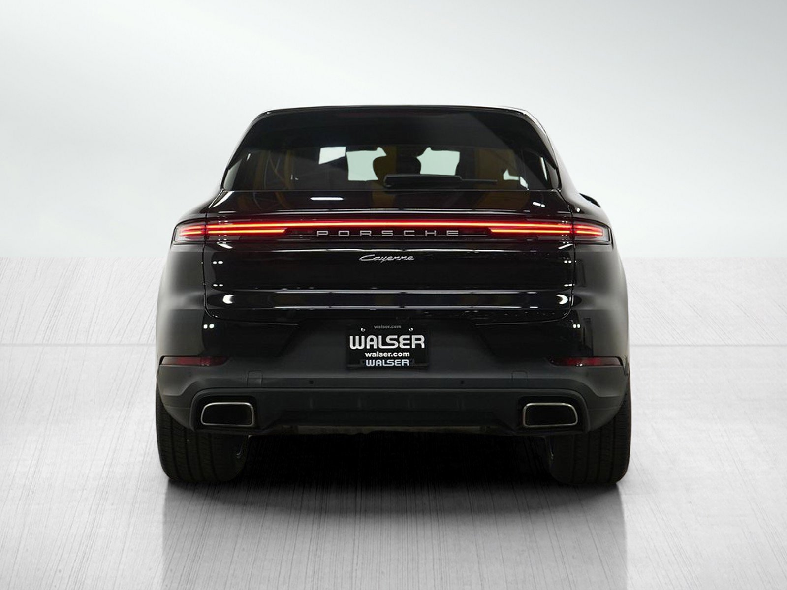 Used 2025 Porsche Cayenne AWD/4WD image 4