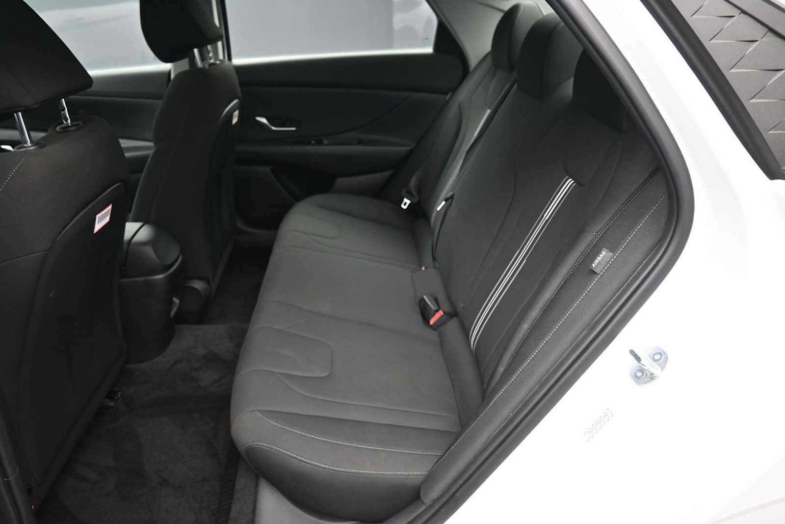 Certified 2024 Hyundai Elantra SEL FWD image 19