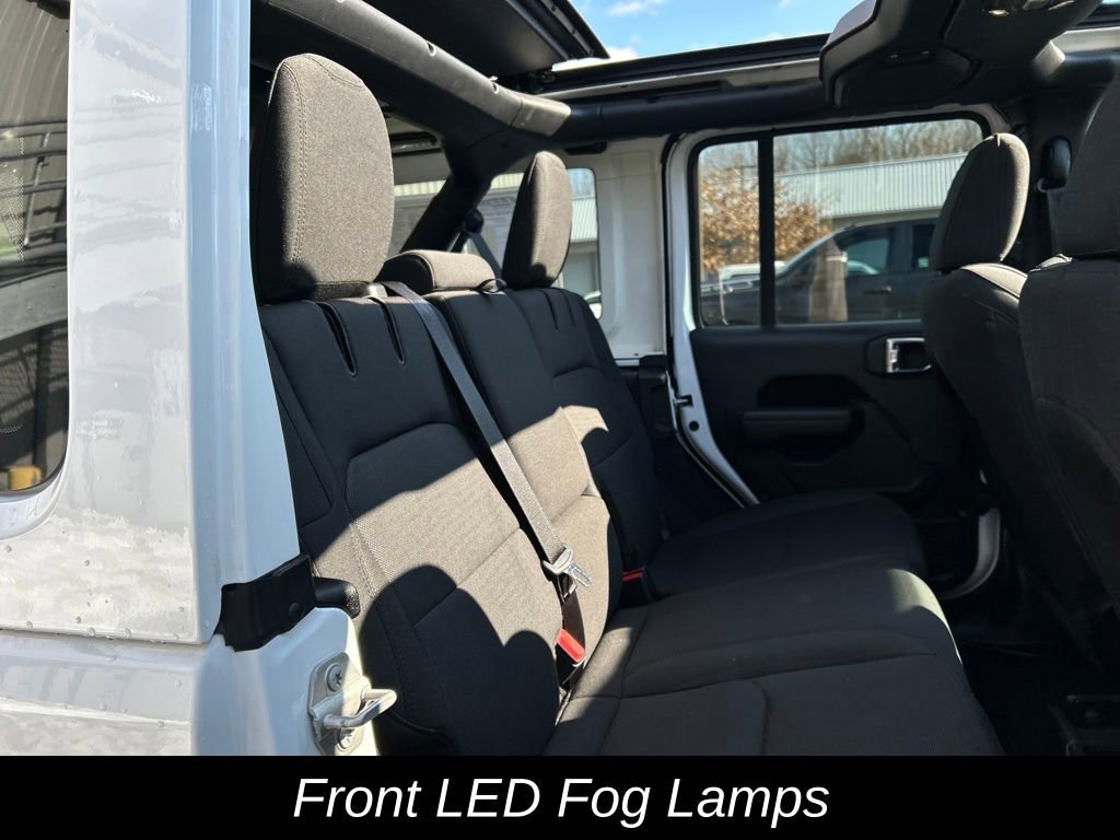 Used 2023 Jeep Wrangler Unlimited w/ Sun & Screen Package image 31