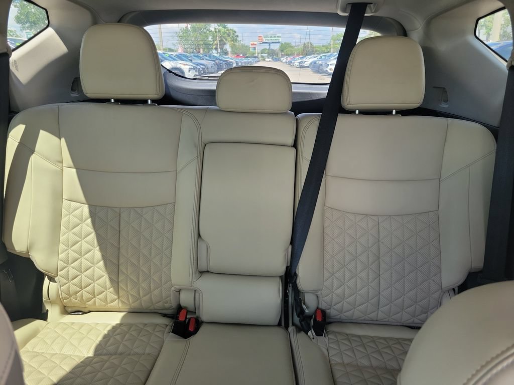 Certified 2022 Nissan Murano Platinum w/ Cargo Package FWD image 18