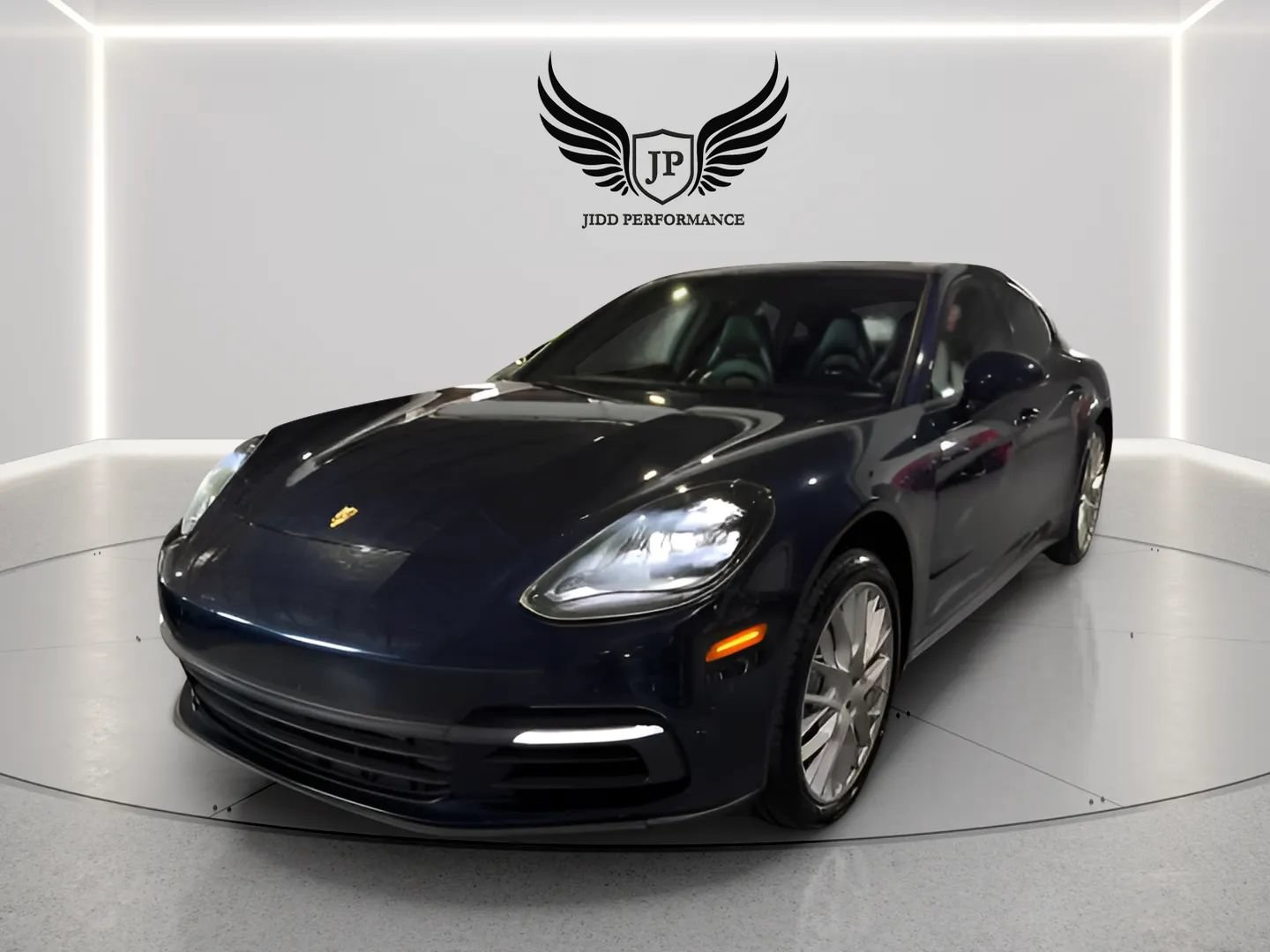 Used 2017 Porsche Panamera 4 w/ Premium Package AWD/4WD image 3