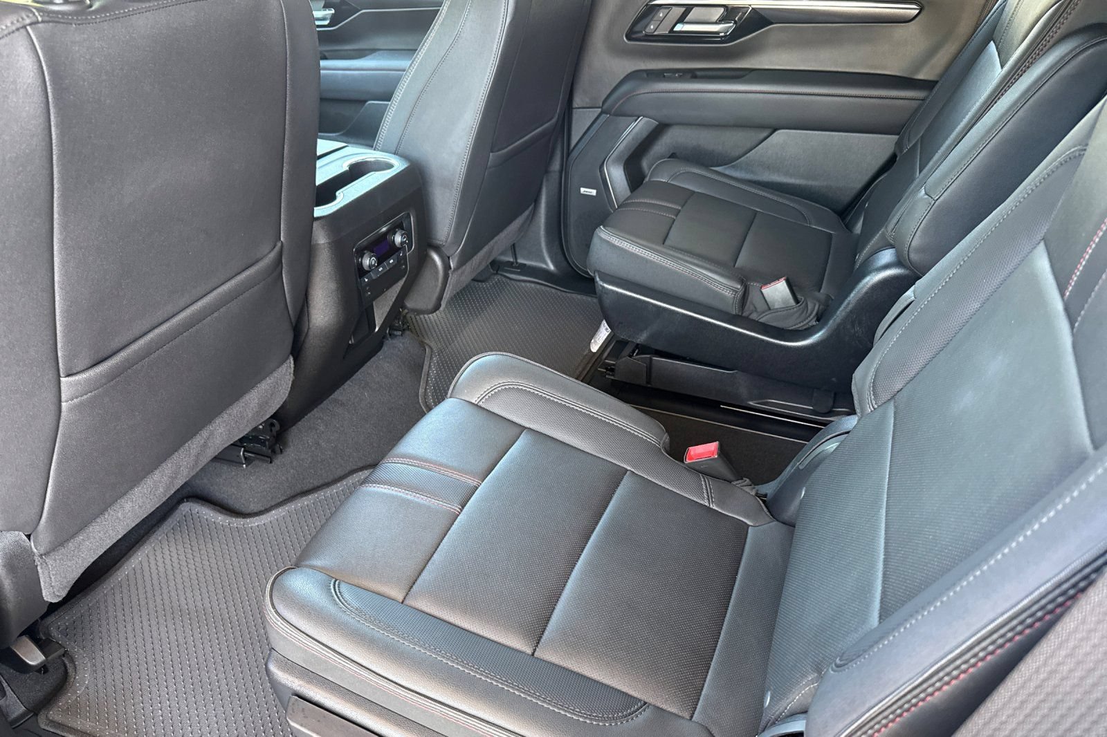 Used 2025 Chevrolet Tahoe RST w/ Comfort Package AWD/4WD image 6