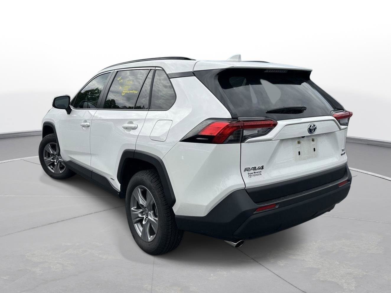 Used 2024 Toyota RAV4 XLE AWD/4WD image 8