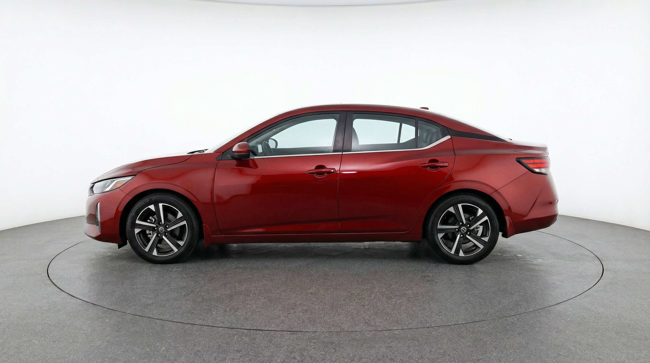 Used 2025 Nissan Sentra SV FWD image 5