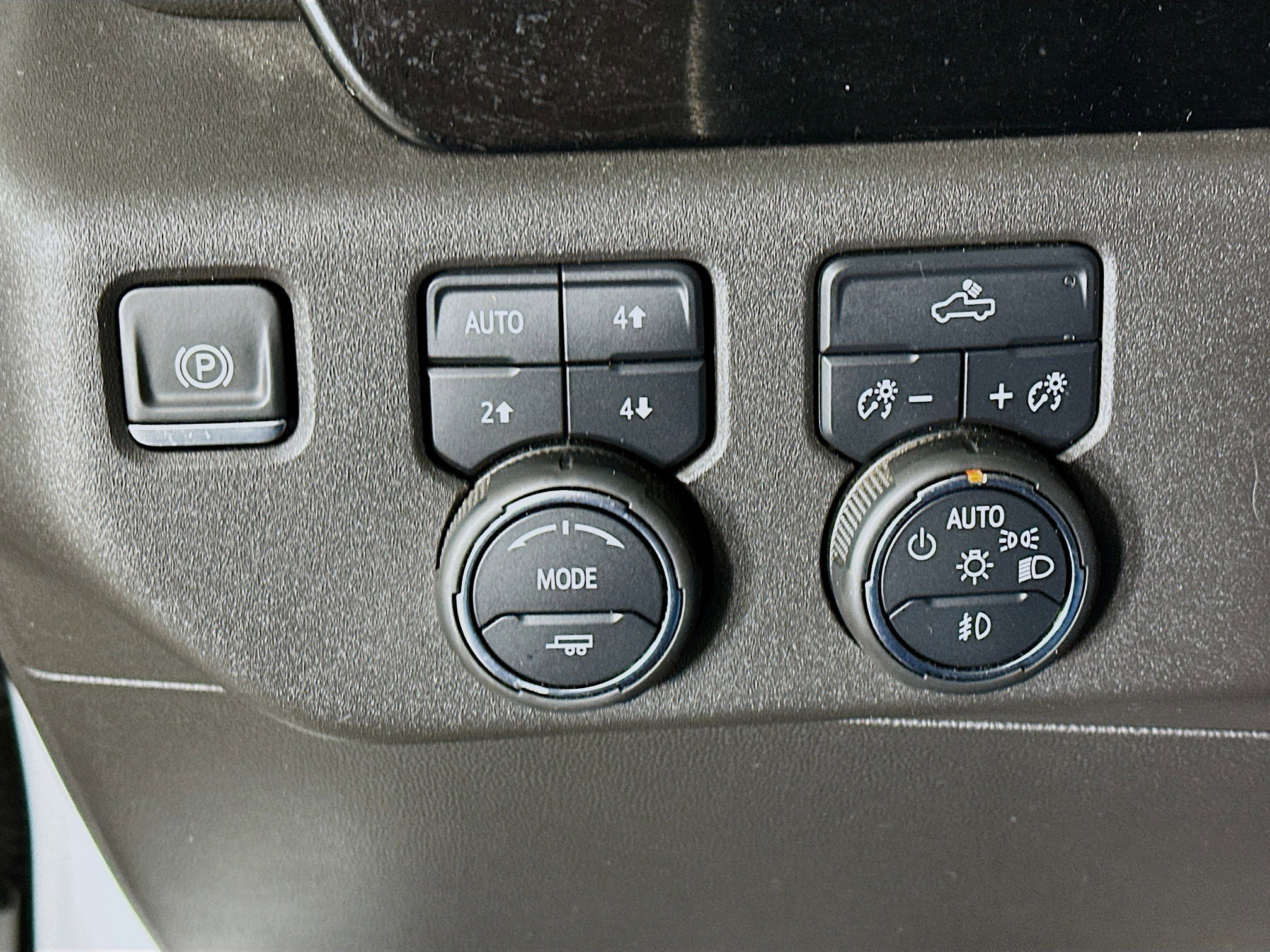 Used 2024 Chevrolet Silverado 1500 LT Trail Boss w/ Protection Package image 17