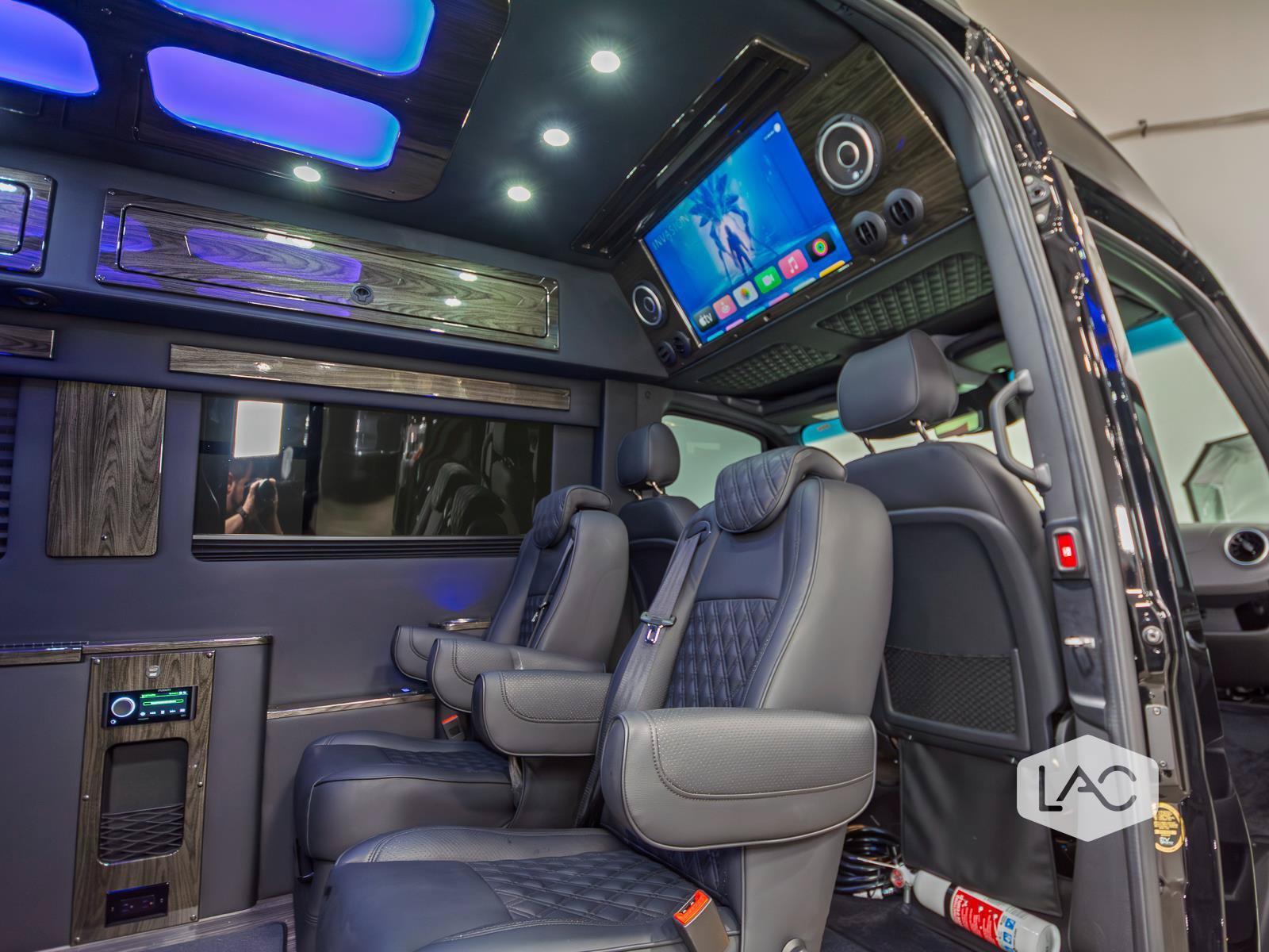 Used 2025 Mercedes-Benz Sprinter 3500 image 4