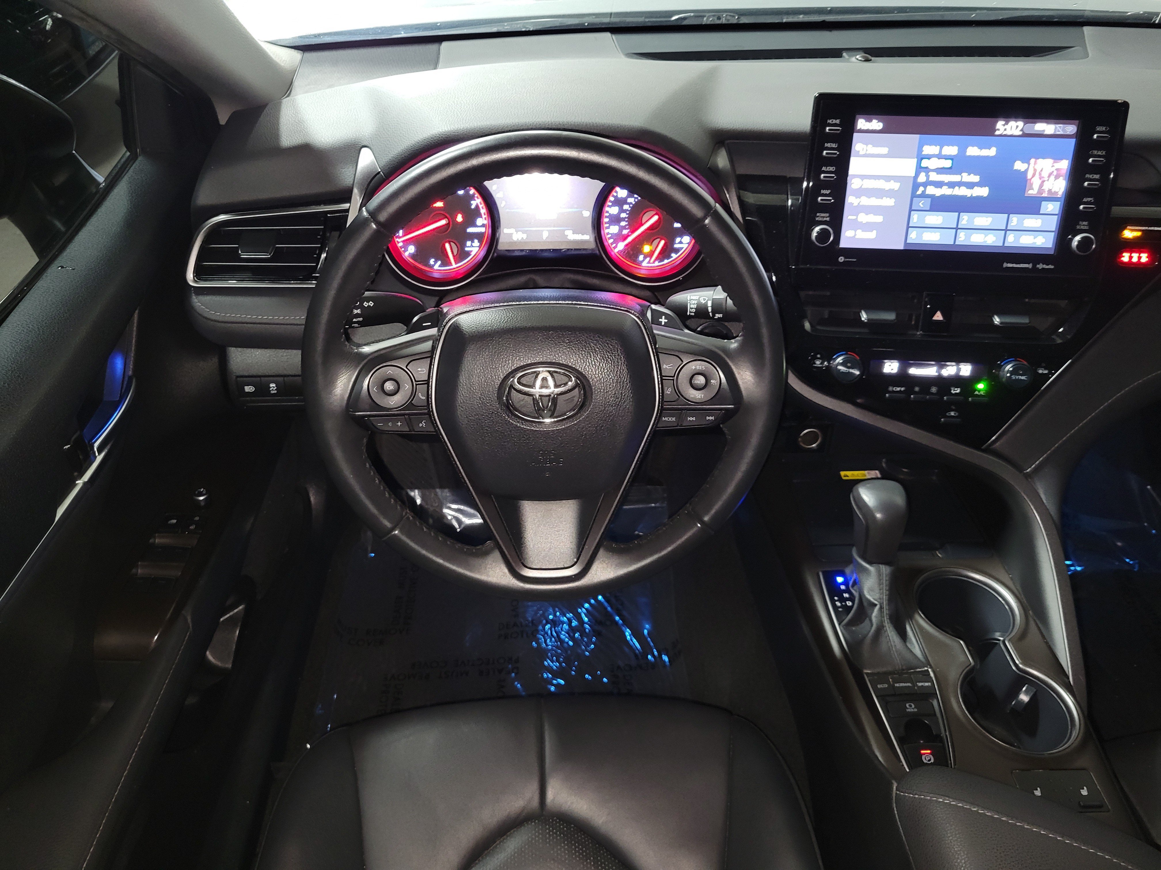 Used 2022 Toyota Camry XSE FWD image 12