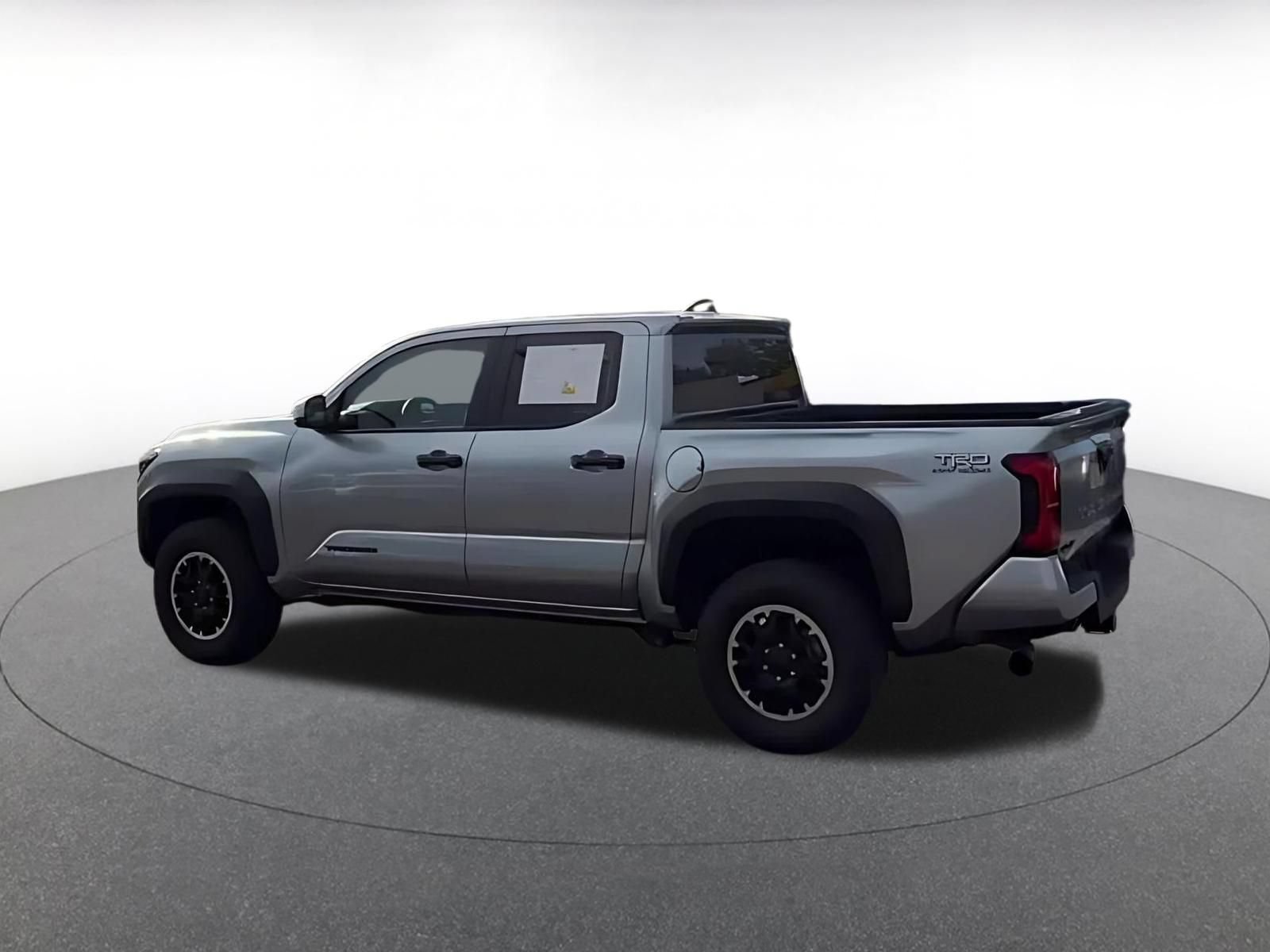 Used 2025 Toyota Tacoma TRD Off-Road AWD/4WD image 8
