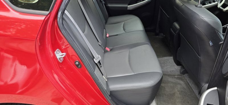 Used 2014 Toyota Prius Four FWD image 31