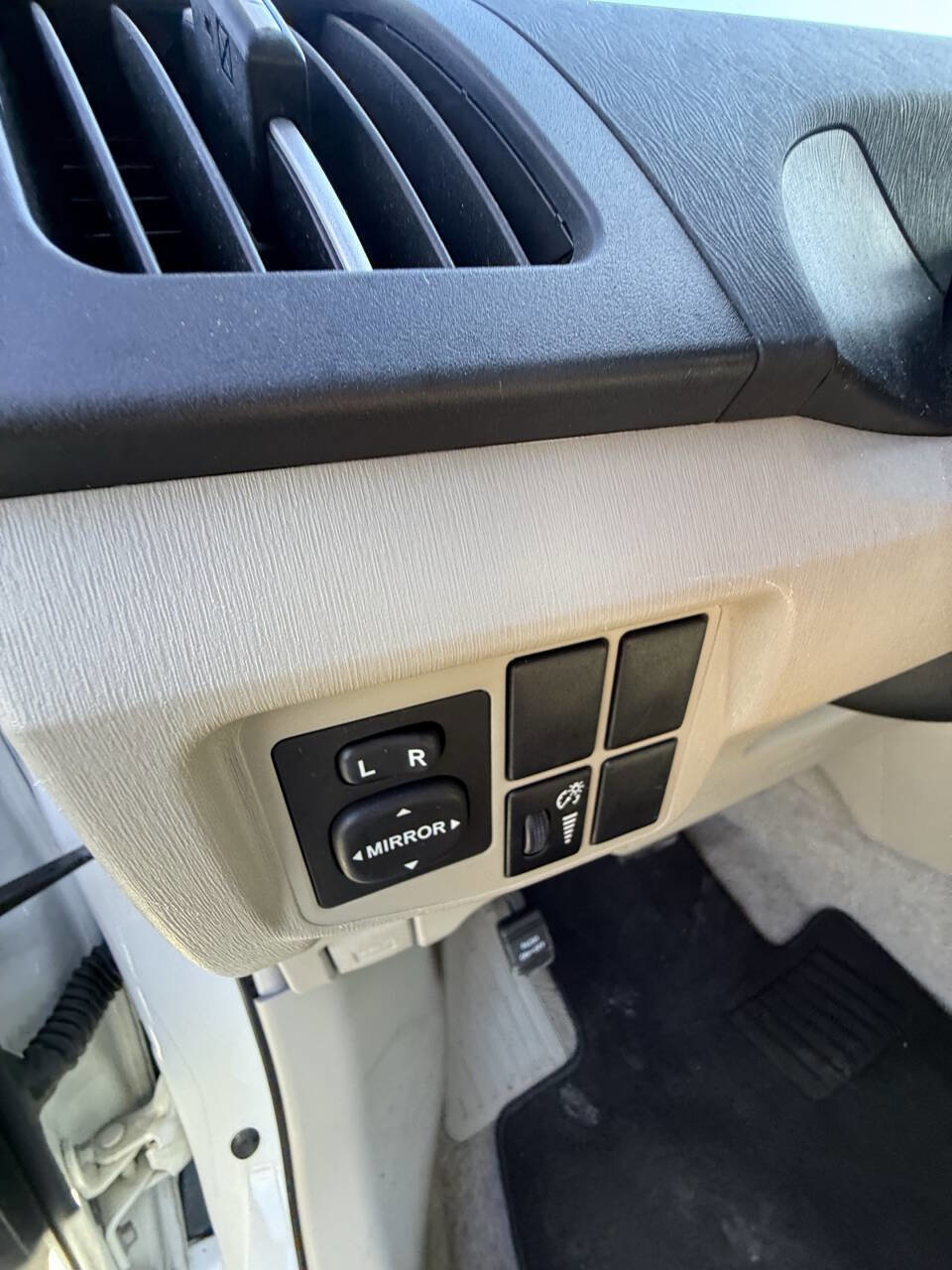 Used 2011 Toyota Prius Four w/ Navigation Pkg FWD image 12