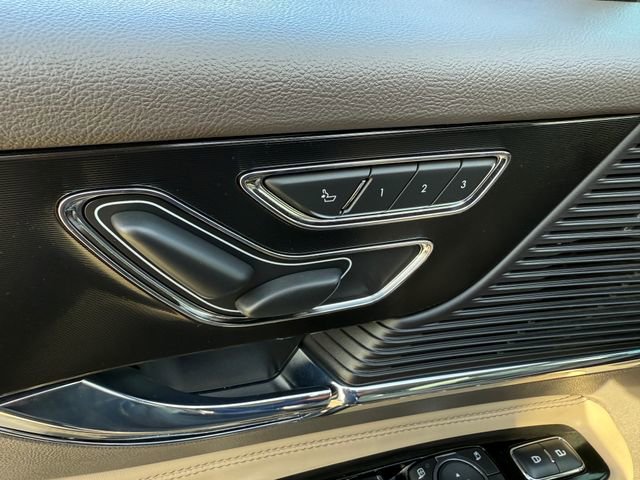 Used 2022 Lincoln Corsair AWD w/ Premium Package image 18