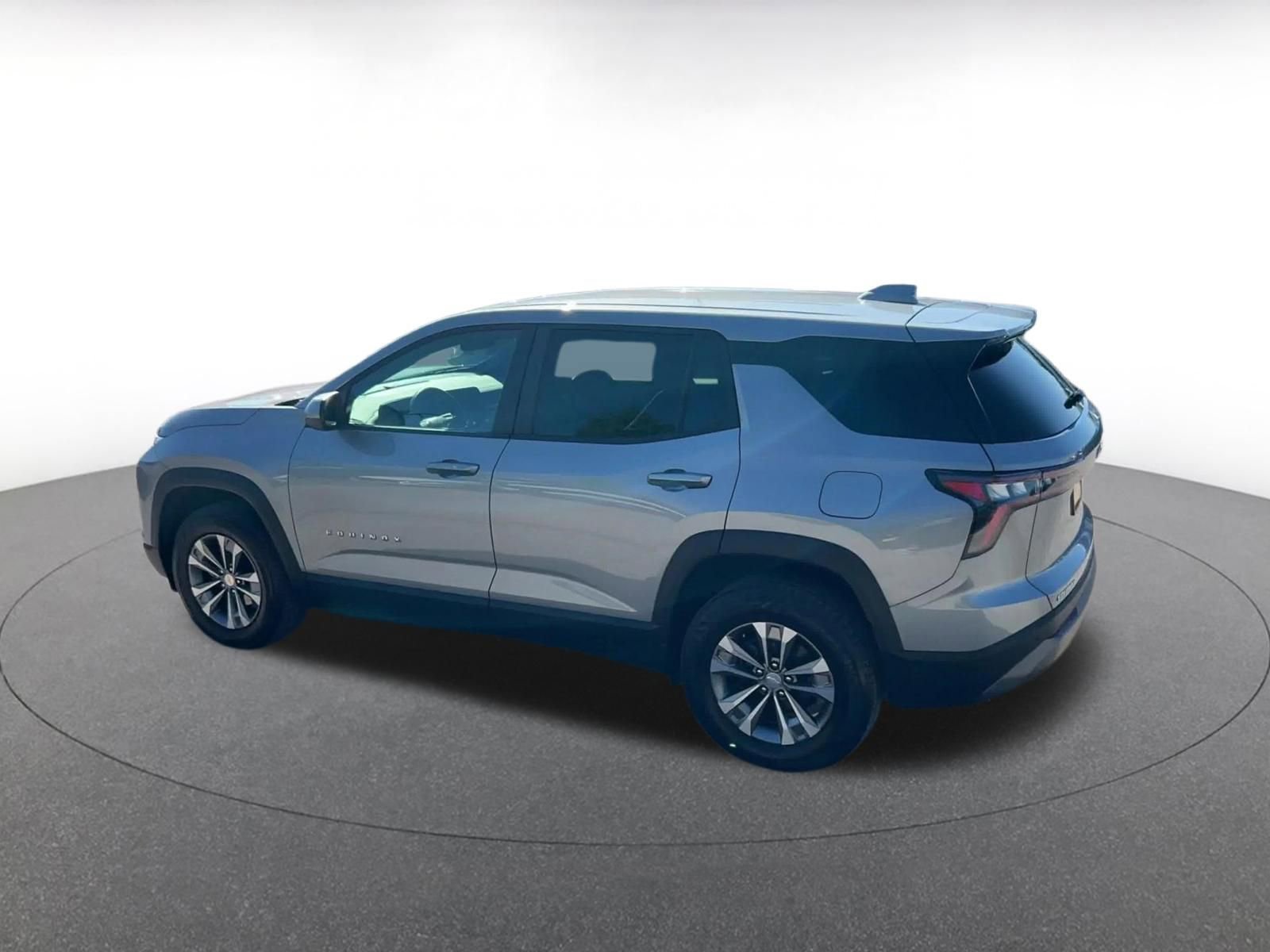Used 2025 Chevrolet Equinox LT FWD image 10
