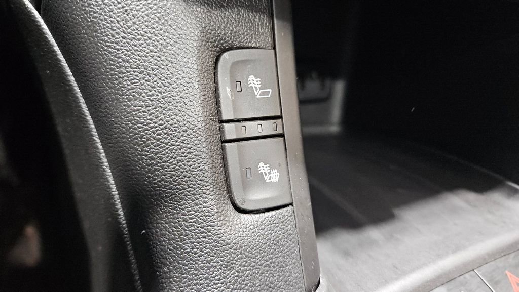 Used 2019 GMC Acadia SLT w/ Black Edition image 28