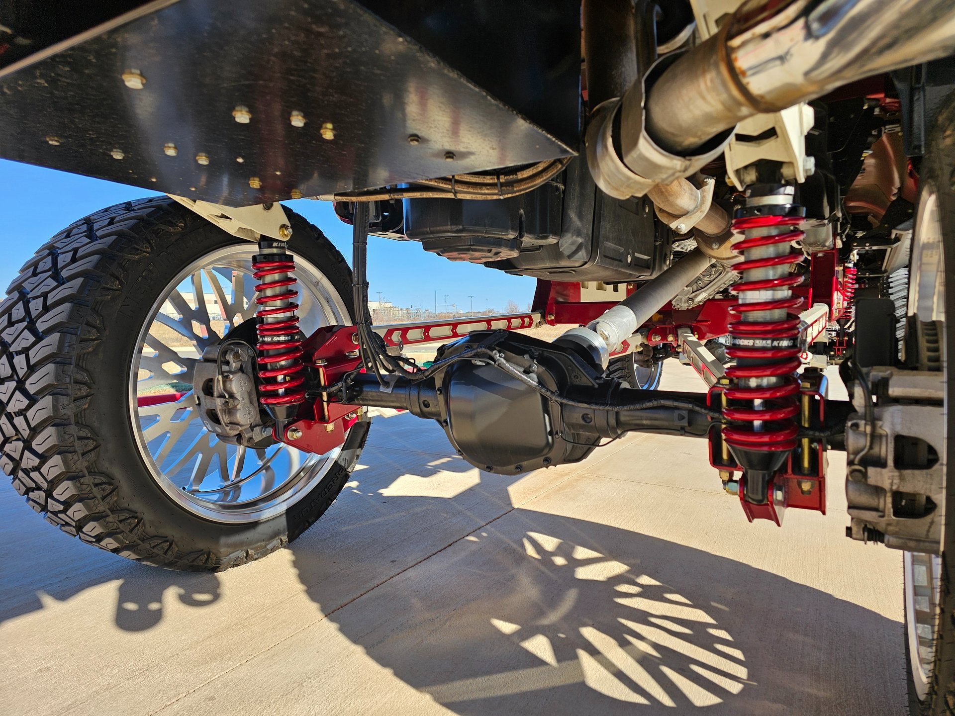 Used 2025 Ford F250 Platinum w/ FX4 Off-Road Package image 29