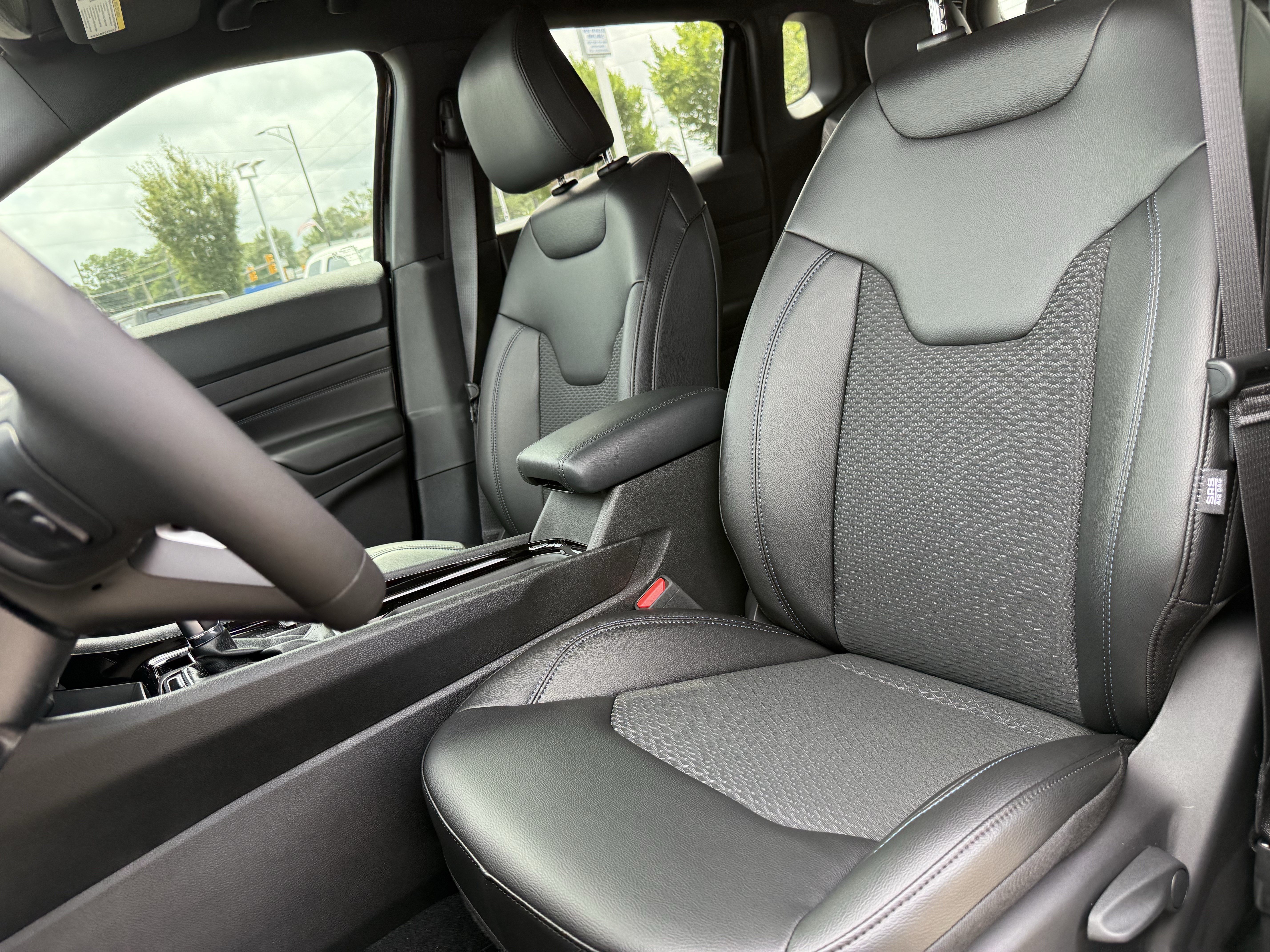 New 2026 Jeep Compass Latitude AWD/4WD image 16