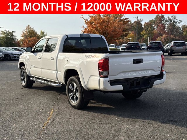 Used 2017 Toyota Tacoma TRD Sport AWD/4WD image 4