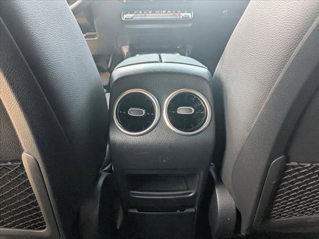 Used 2025 Mercedes-Benz GLA 250 image 17