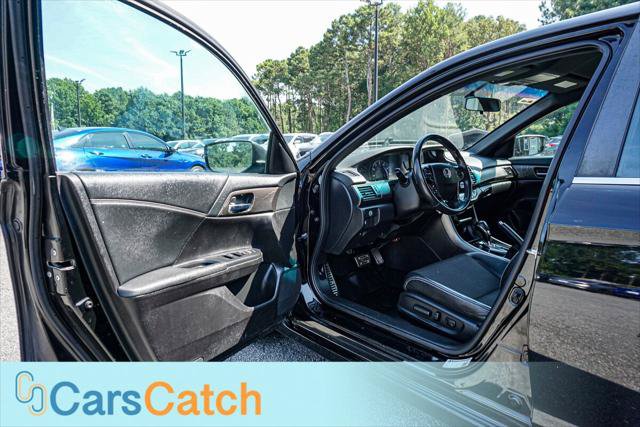 Used 2017 Honda Accord Sport image 19