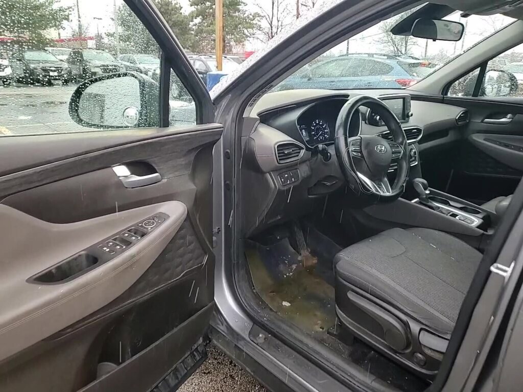 Used 2019 Hyundai Santa Fe SE image 10