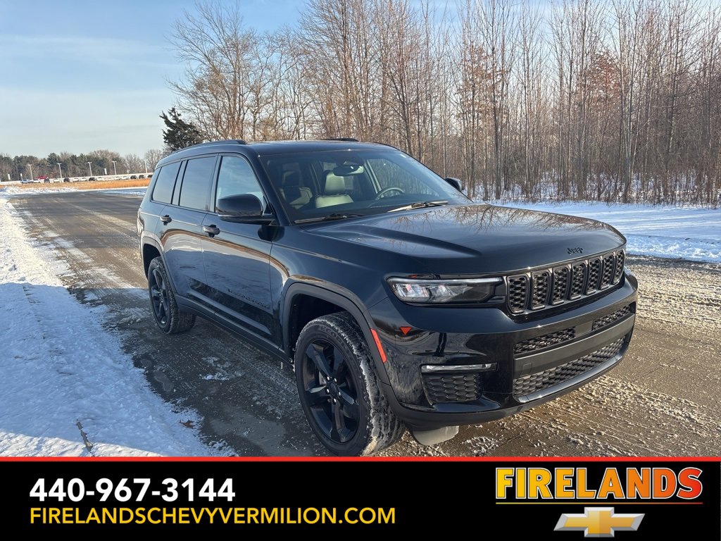 Used 2024 Jeep Grand Cherokee L Limited w/ Black Appearance Package image 11