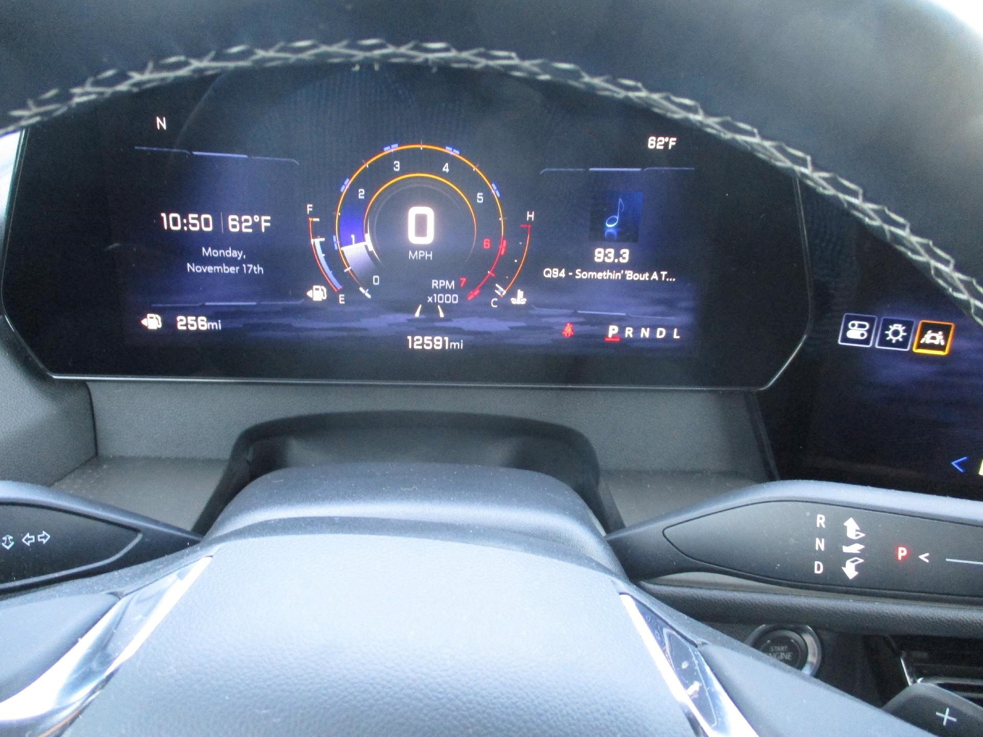 Used 2025 Chevrolet Traverse LT image 18