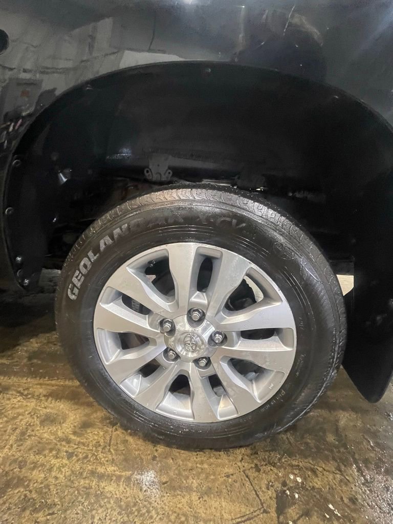 Used 2013 Toyota Tundra Platinum image 40