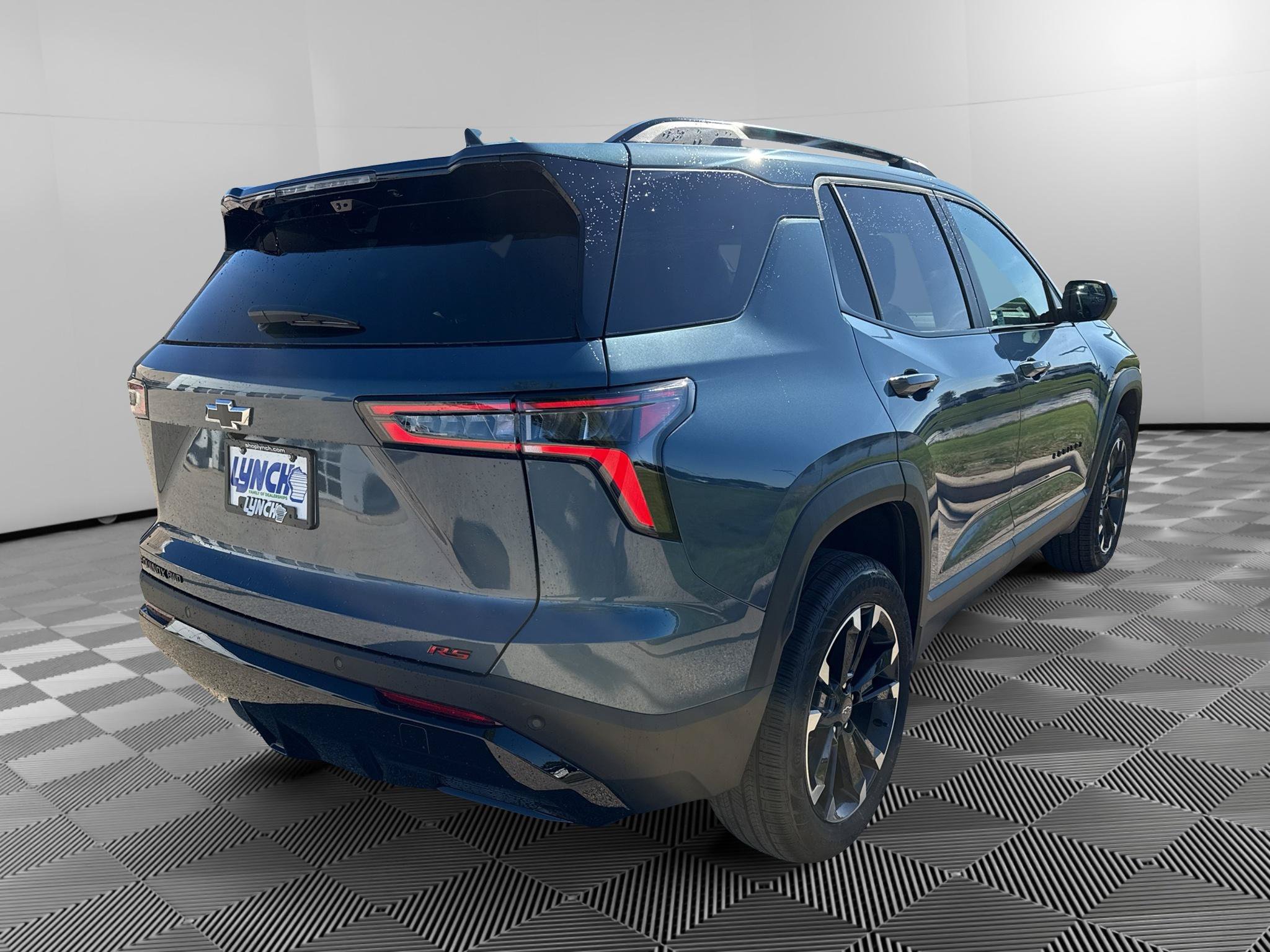 New 2027 Chevrolet Equinox RS w/ Safety and Technology Package AWD/4WD image 4