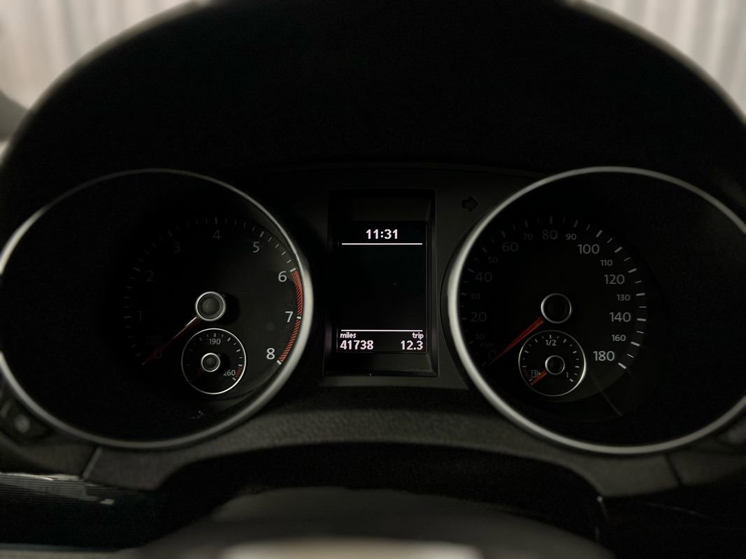 Used 2012 Volkswagen Golf 4-Door image 25