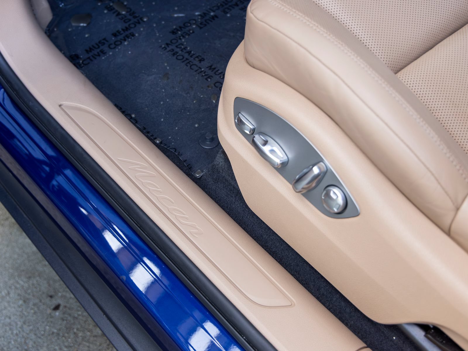 Certified 2026 Porsche Macan AWD/4WD image 30