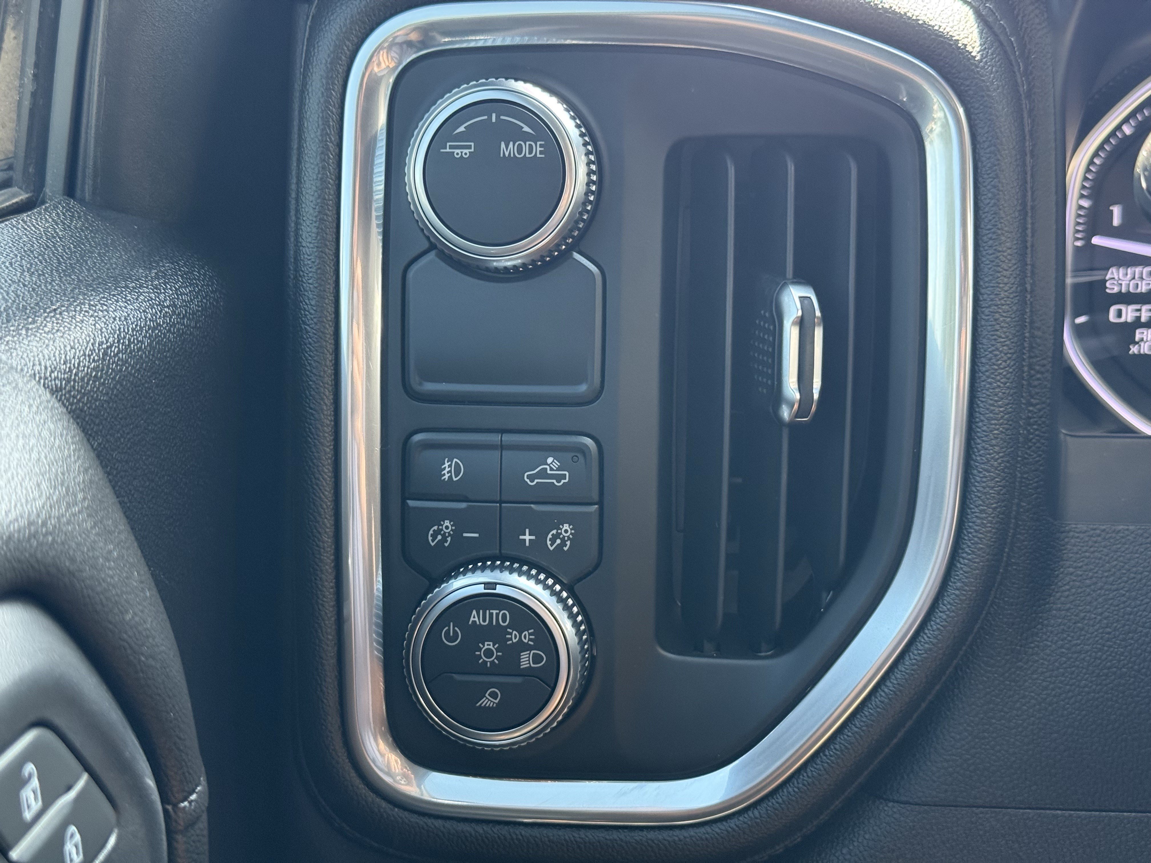 Used 2021 GMC Sierra 1500 SLT RWD image 22