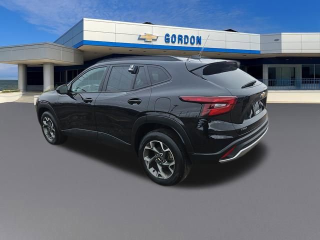 Used 2024 Chevrolet Trax LT image 3