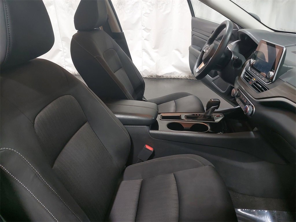 Used 2024 Nissan Altima 2.5 SV image 10