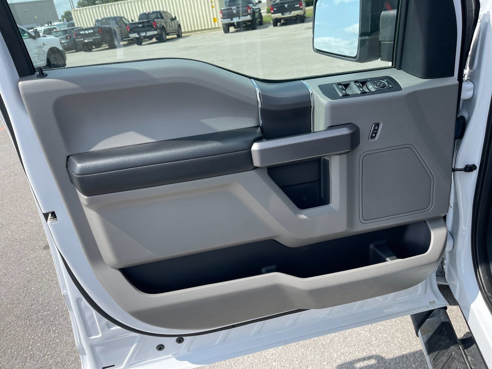 Used 2019 Ford F150 XLT w/ Equipment Group 302A Luxury AWD/4WD image 12
