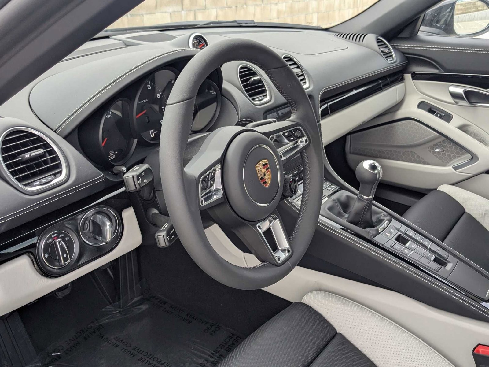 New 2025 Porsche 718 Boxster image 4