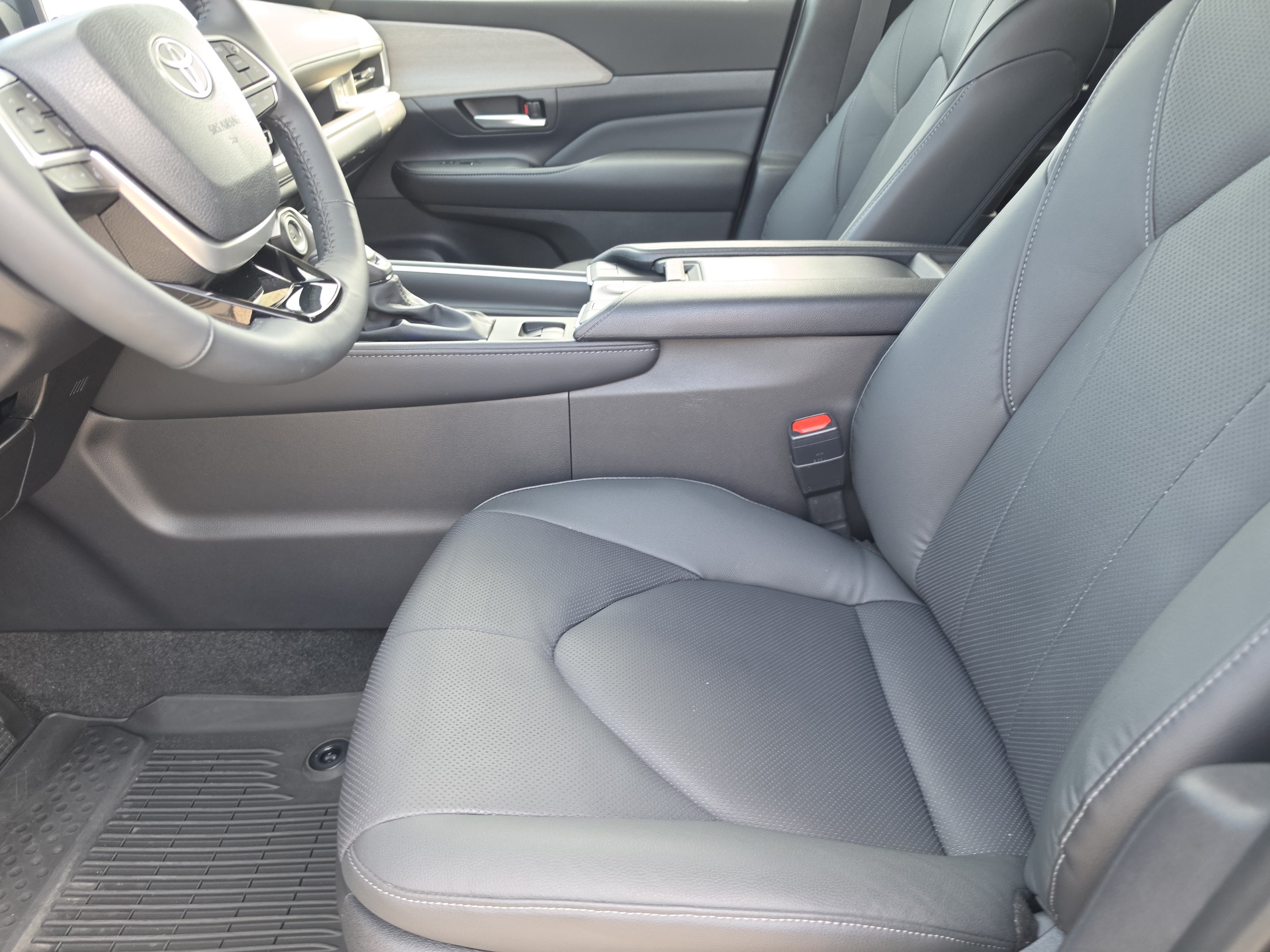 Certified 2025 Toyota Grand Highlander AWD image 9