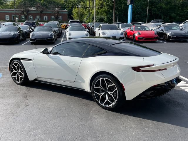 Used 2017 Aston Martin DB11 V12 RWD image 9