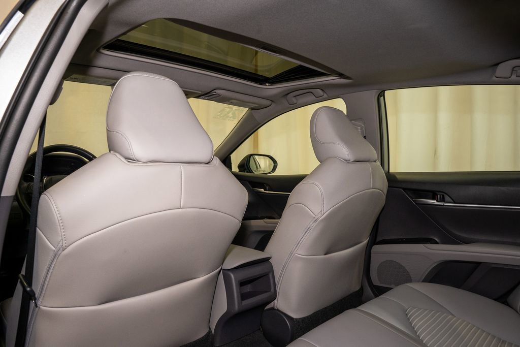 Used 2020 Toyota Camry SE image 8