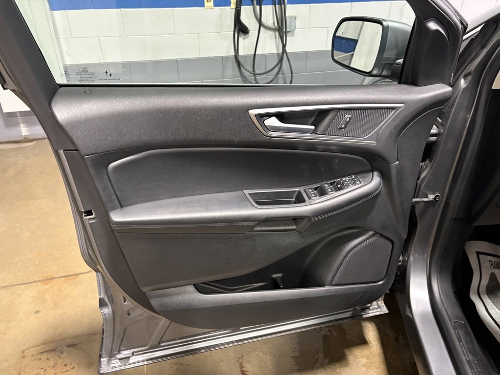 Used 2022 Ford Edge SEL w/ Convenience Package image 19