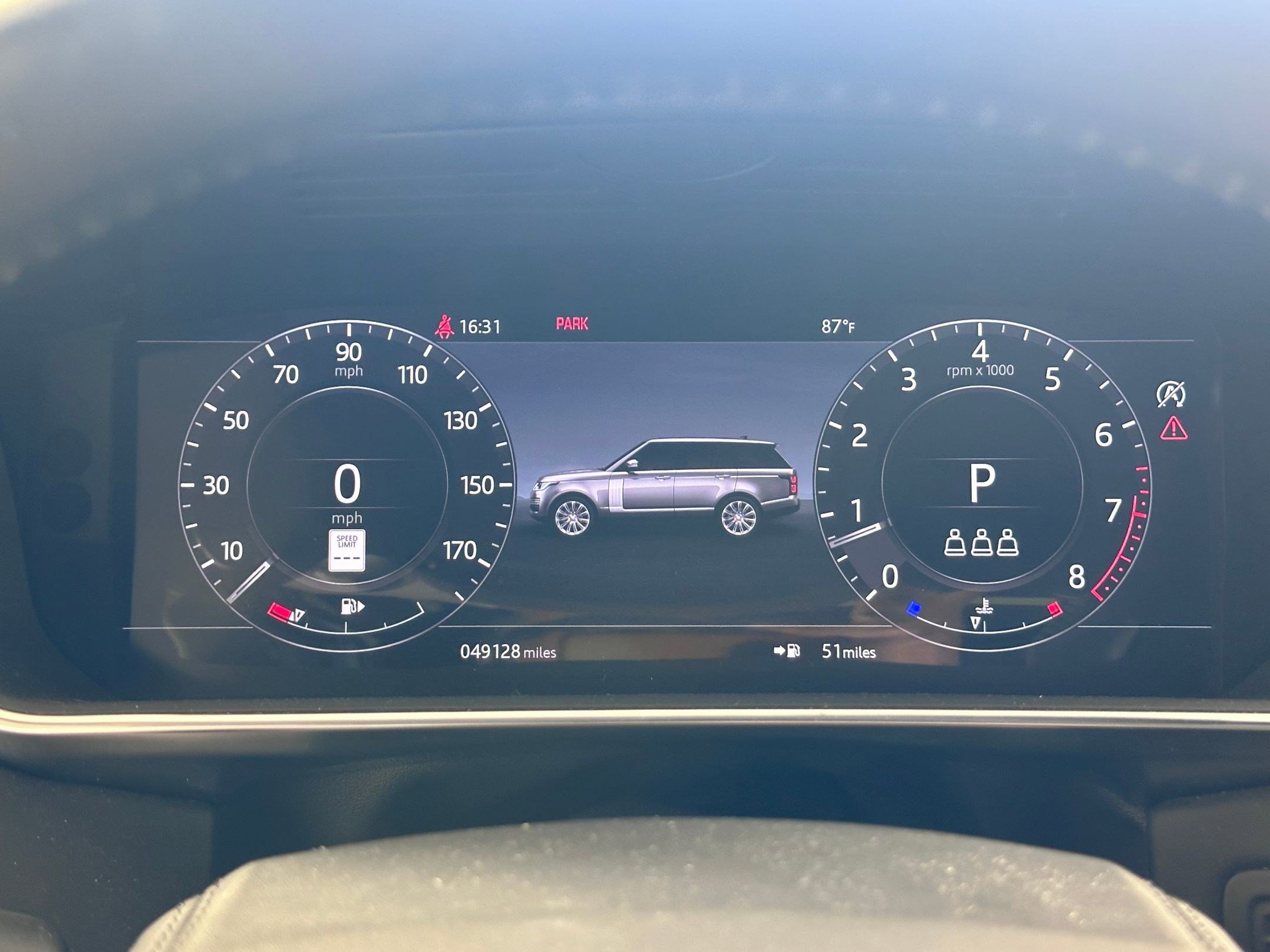 Used 2020 Land Rover Range Rover HSE image 17