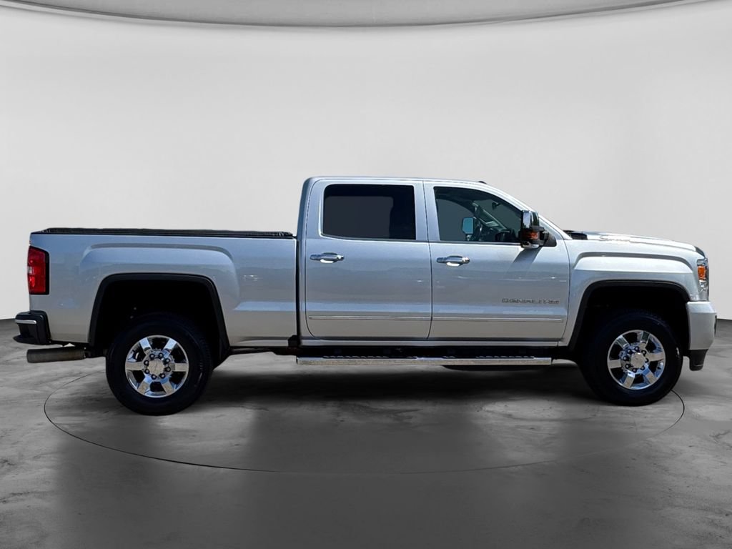 Used 2018 GMC Sierra 3500 Denali w/ Duramax Plus Package AWD/4WD image 11