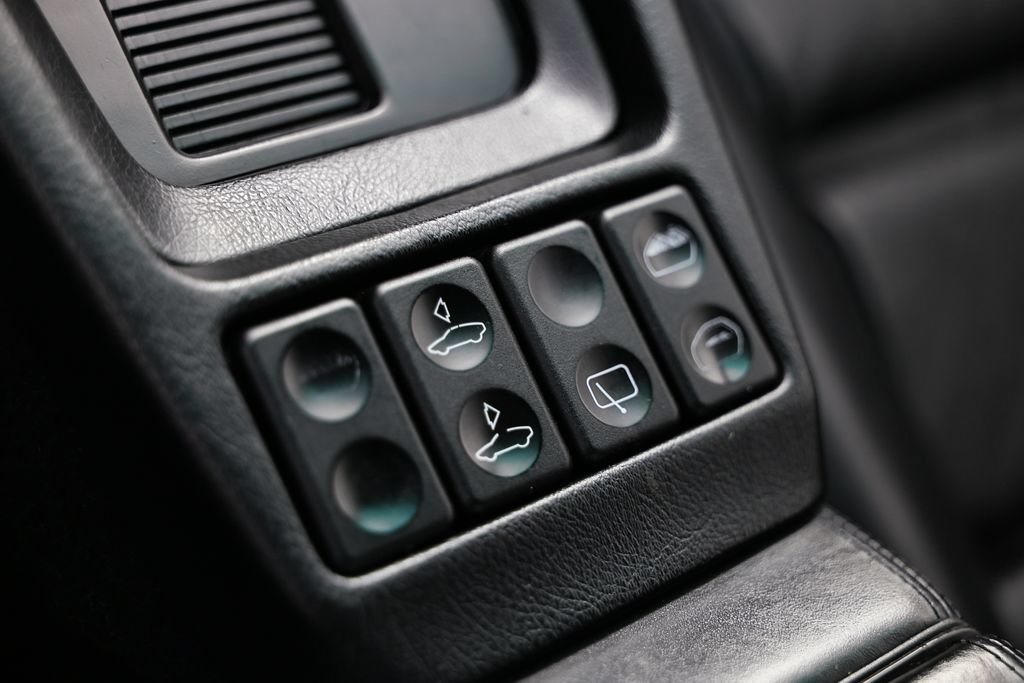 Used 1994 Porsche 928 GTS RWD image 40