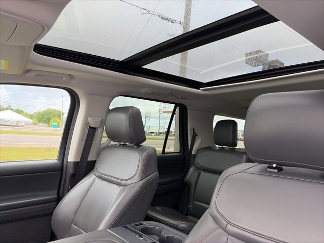 Used 2025 Ford Expedition Active RWD image 21