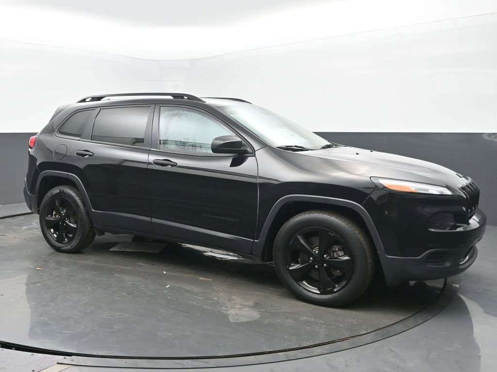 Used 2017 Jeep Cherokee Altitude image 7