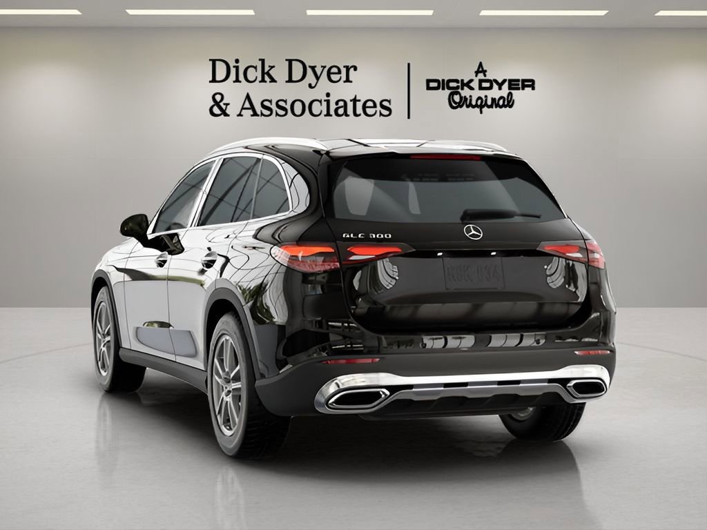 Used 2025 Mercedes-Benz GLC 300 GLC 300 image 16