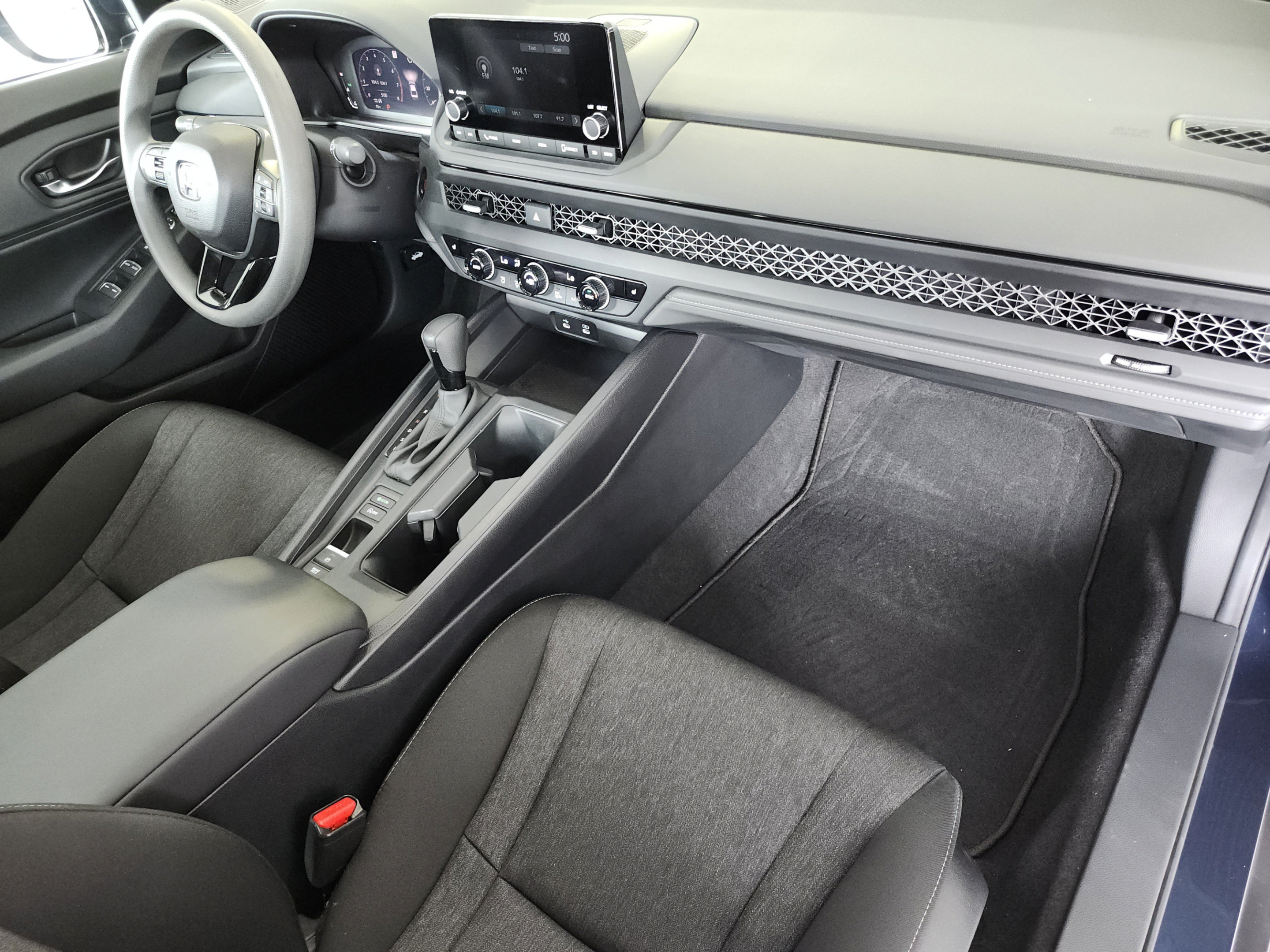 Used 2024 Honda Accord EX image 24