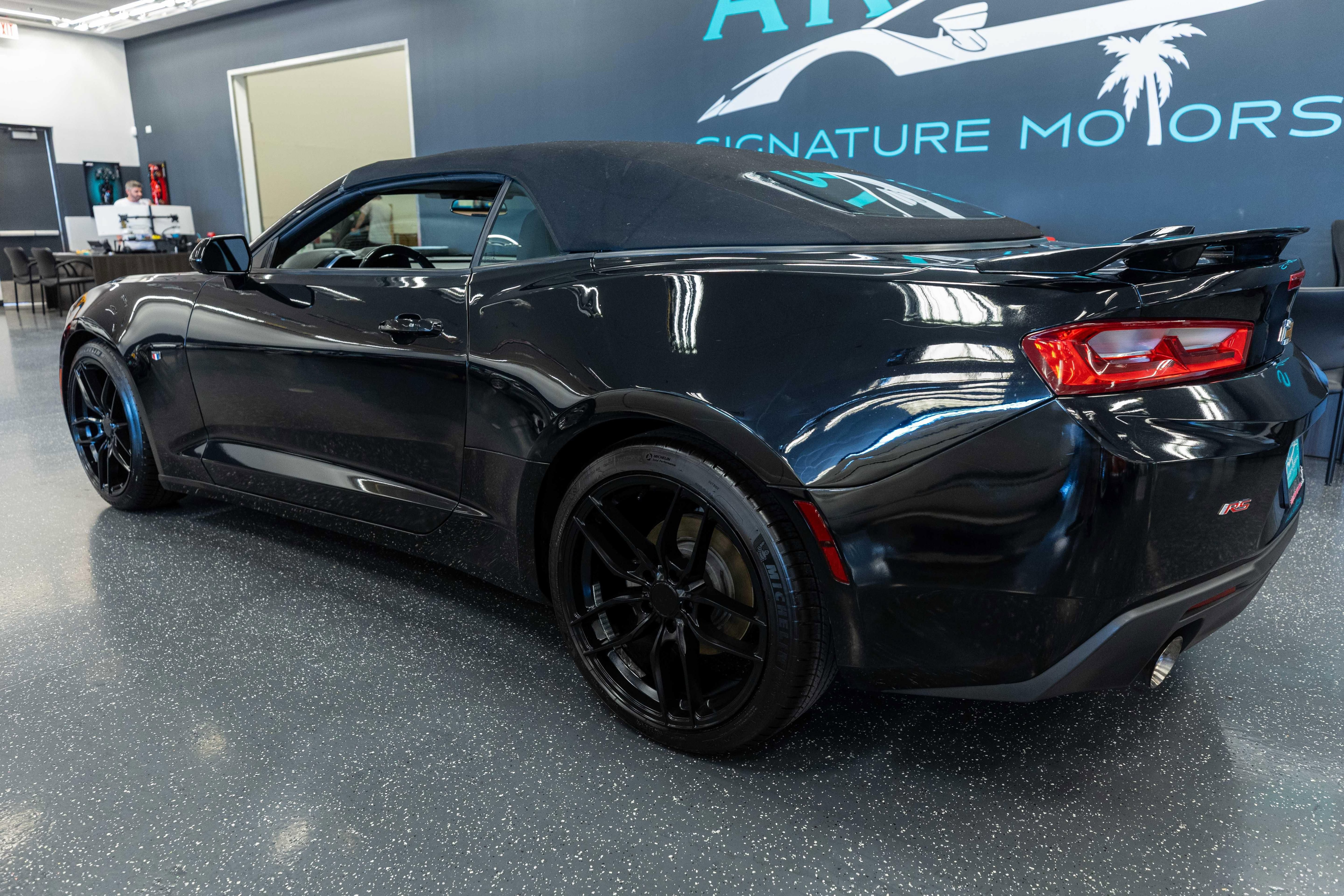 Used 2018 Chevrolet Camaro LT w/ RS Package RWD image 9