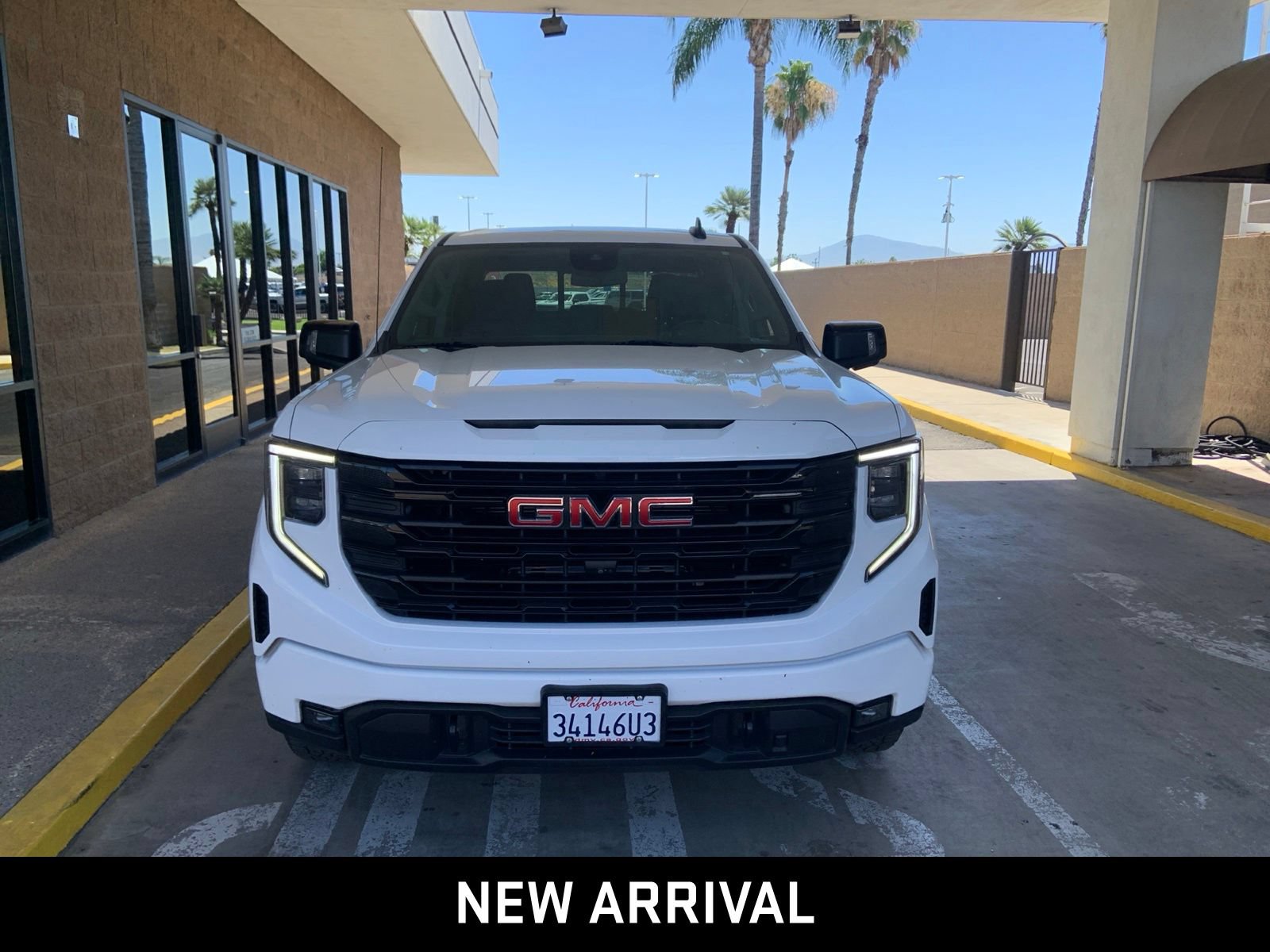 Certified 2023 GMC Sierra 1500 Elevation w/ Preferred Package AWD/4WD image 2