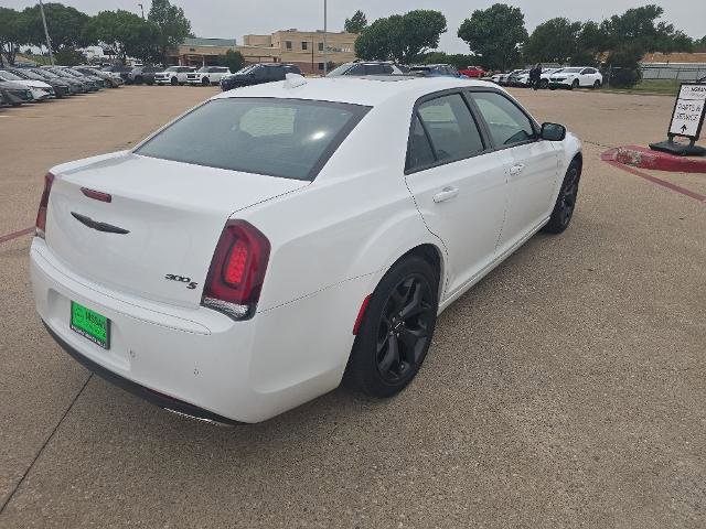 Used 2022 Chrysler 300 S w/ Comfort Group RWD image 5